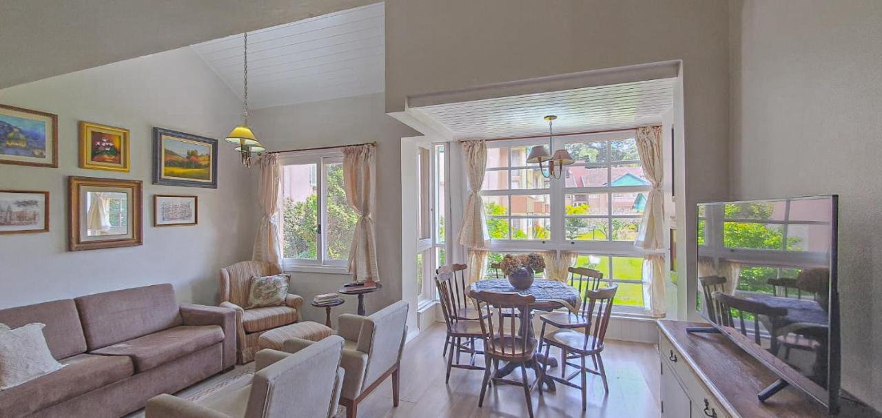 Duplex Floresta Negra - Sua Base Perfeita Em Gramado! Otima Localizacao Lagonegro 500M - 02 Quartos E 02 Banheiros Para Familia Em Condominio Fechad0, Cozinha Completa Com Garagem E Portaria 24H Экстерьер фото