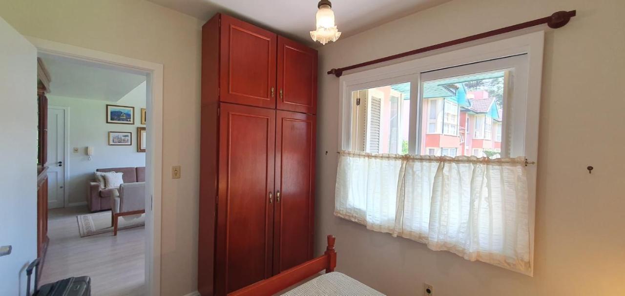 Duplex Floresta Negra - Sua Base Perfeita Em Gramado! Otima Localizacao Lagonegro 500M - 02 Quartos E 02 Banheiros Para Familia Em Condominio Fechad0, Cozinha Completa Com Garagem E Portaria 24H Экстерьер фото
